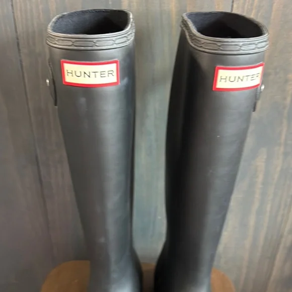 Hunter Boots Black Tall Rain Boots Womens 7 - Picture 2 of 10